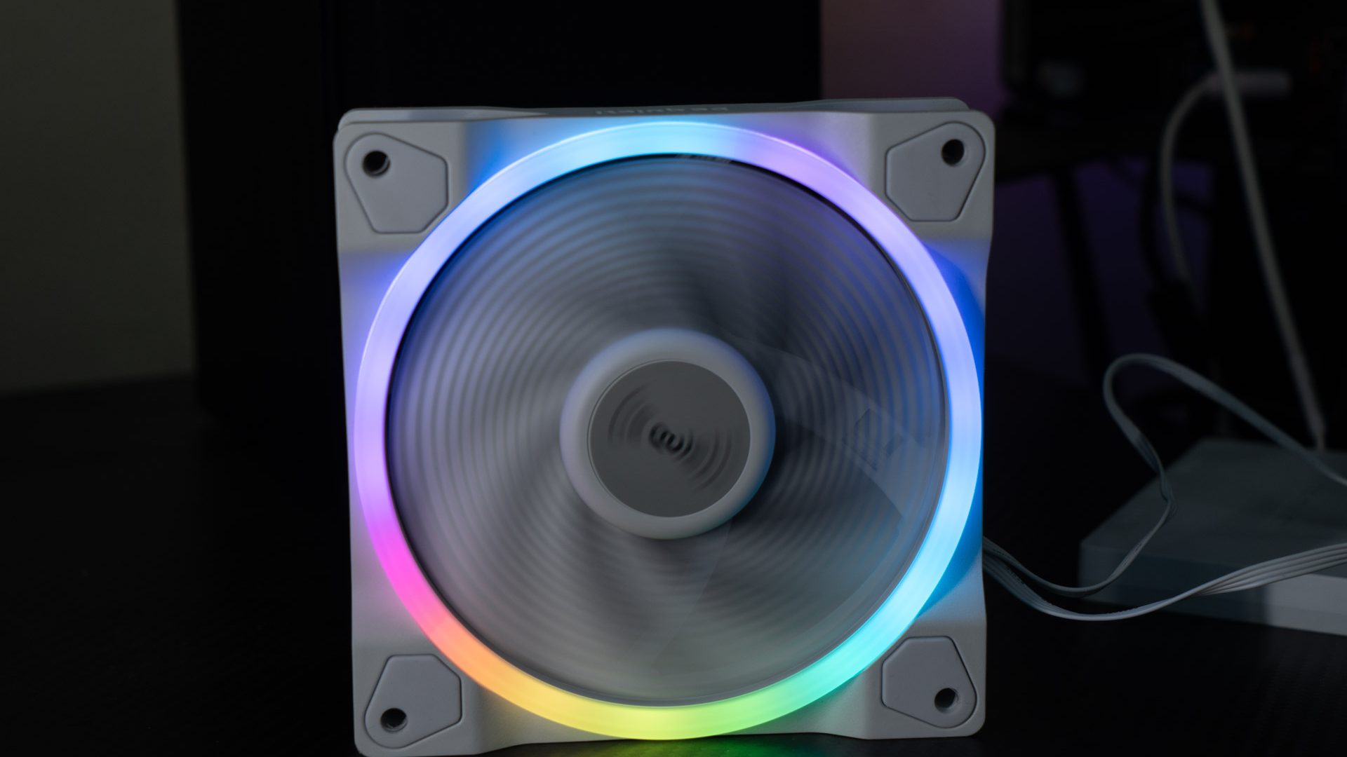 Be Quiet Light Wings White 11