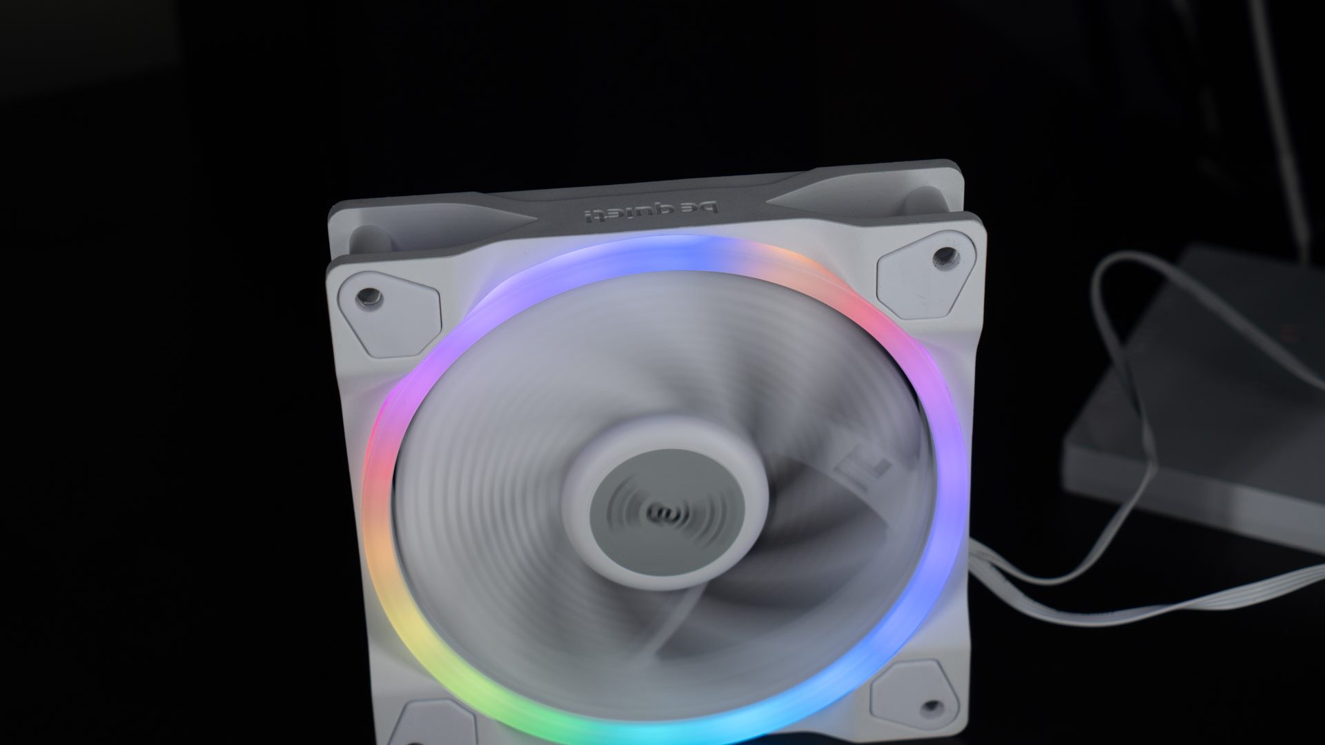 Be Quiet Light Wings White 13