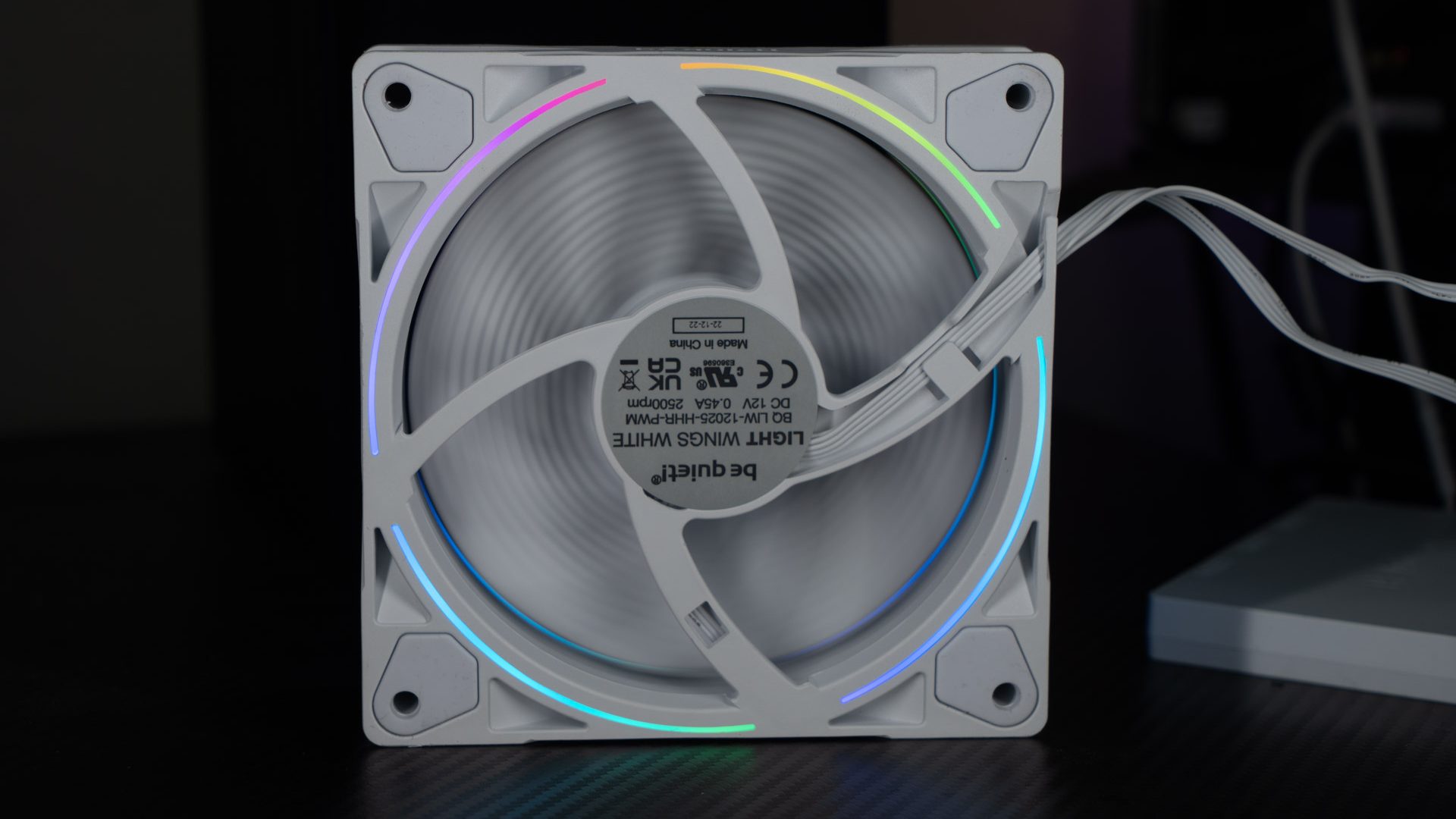 Be Quiet Light Wings White 14