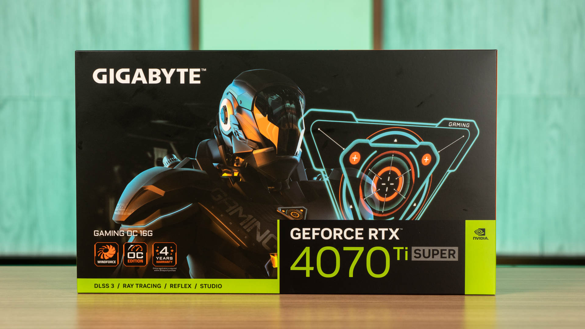 Gigabyte GeForce RTX 4070 Ti SUPER 01