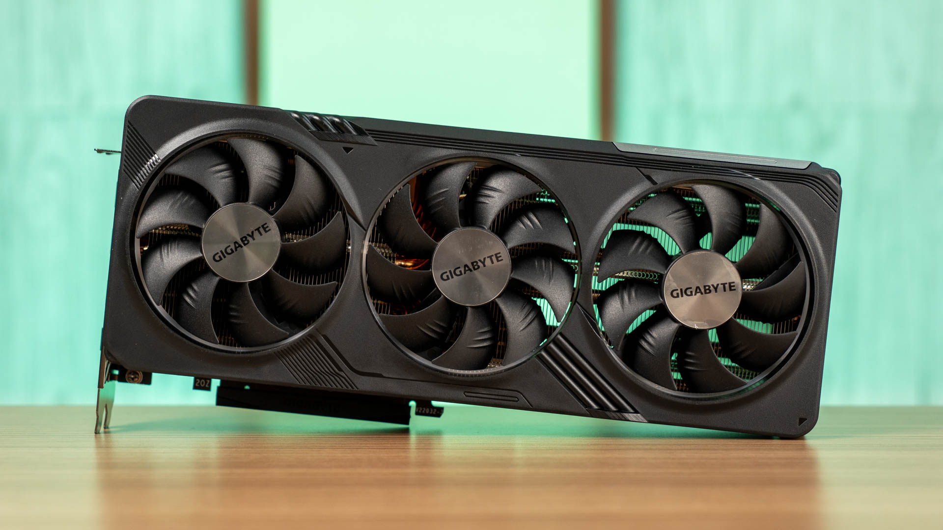 Gigabyte GeForce RTX 4070 Ti SUPER 05