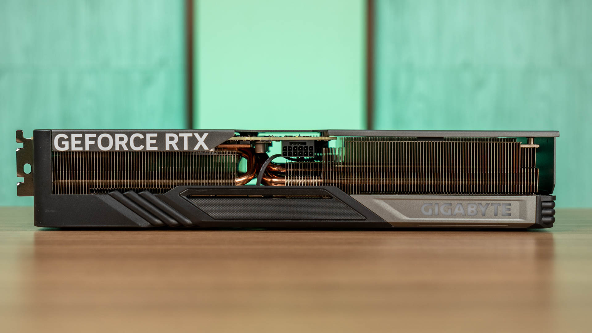 Gigabyte GeForce RTX 4070 Ti SUPER 09