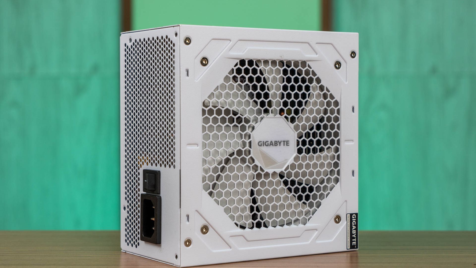 Gigabyte UD 850W 06 Gigabyte UD 850W 06