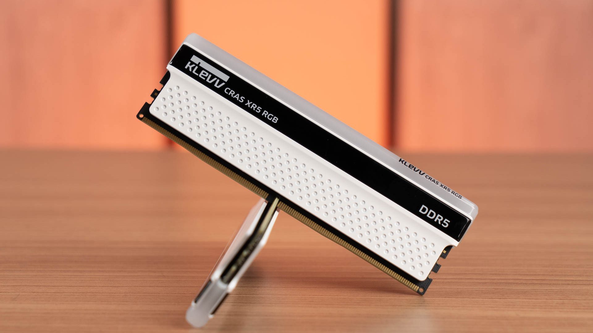 KLEVV CRAS XR5 RGB 05 KLEVV CRAS XR5 RGB 05