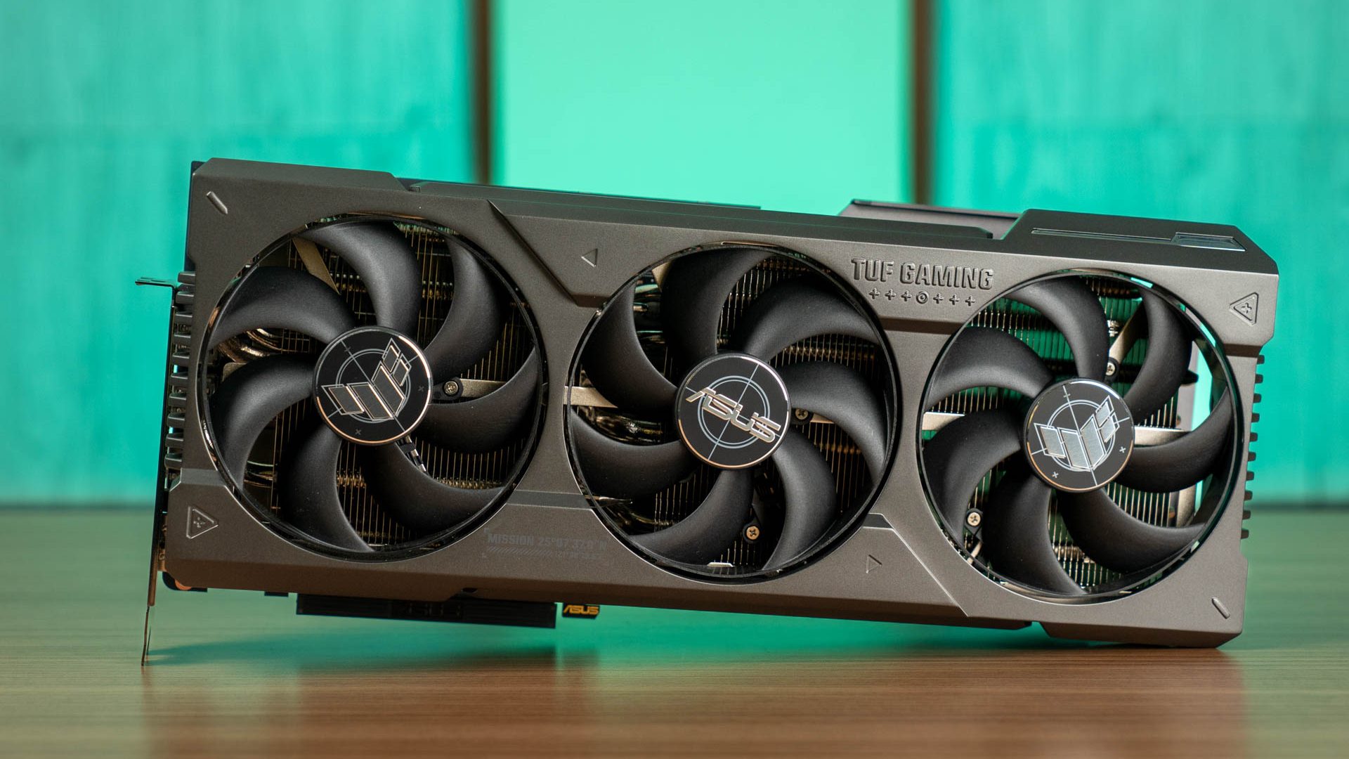 TUF Gaming GeForce RTX 4080 SUPER 04