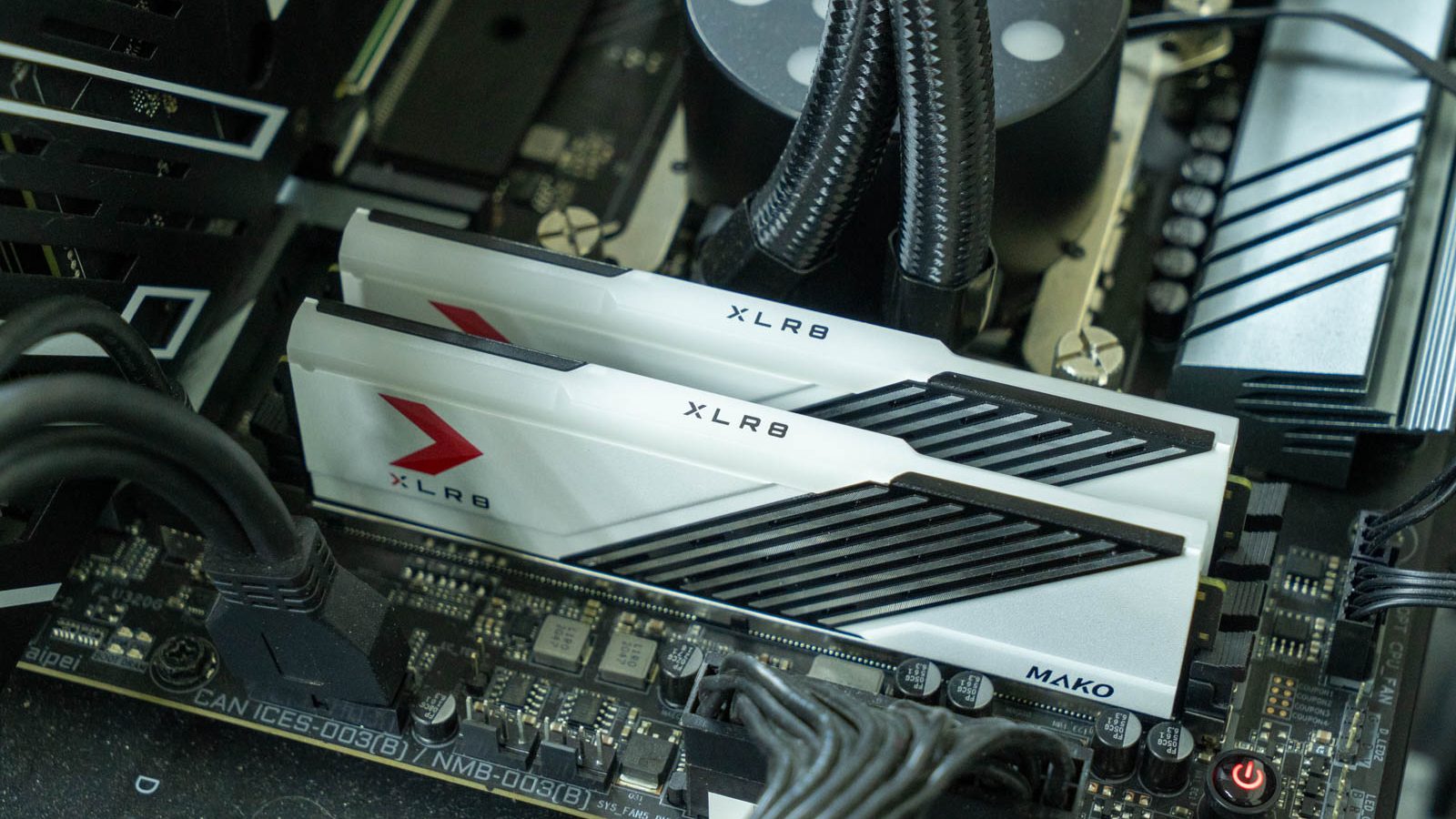 XLR8 Gaming MAKO EPIC X RGB DDR5 6400MHz 10